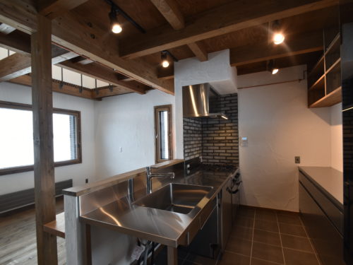 ヒガシカワのイエ